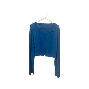 Long sleeve blue crop top